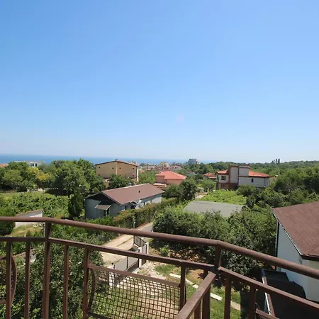 Kiwi Guest house Golden Sands
